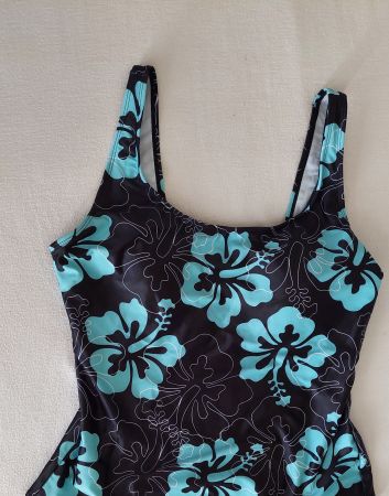 Neues hübsches Badekleid - einteilig - Grösse XL / 44