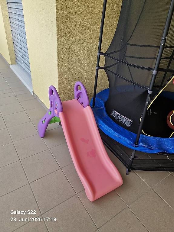 Toboggan: Trampolin  und Babys Rutschbahn  – D'occasion à Arbon par bilko01