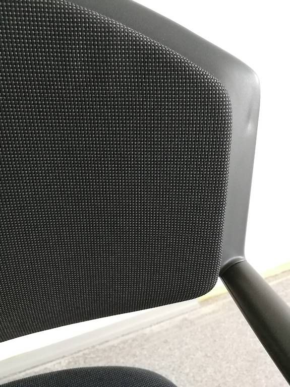 Chaises: Stuhl, vorne mit Rollen, Marke giroflex – D'occasion à Fehraltorf par Sato01 1