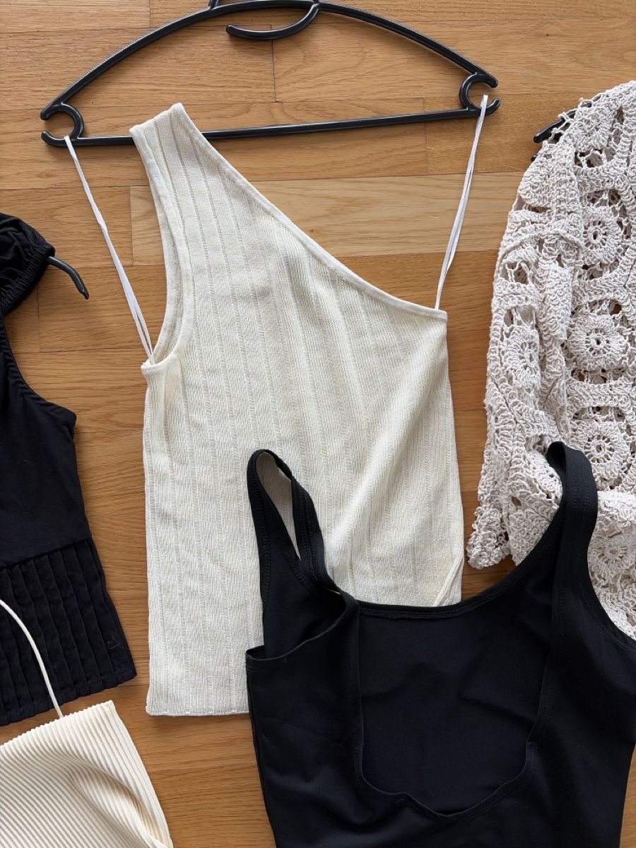 Lotti di vestiti: Sommer Set: 5 Oberteile, Crop Top, Mango, Primark, Top! – Nuovo (secondo la descrizione) da Zürich venduto da ufe_f5q5 5