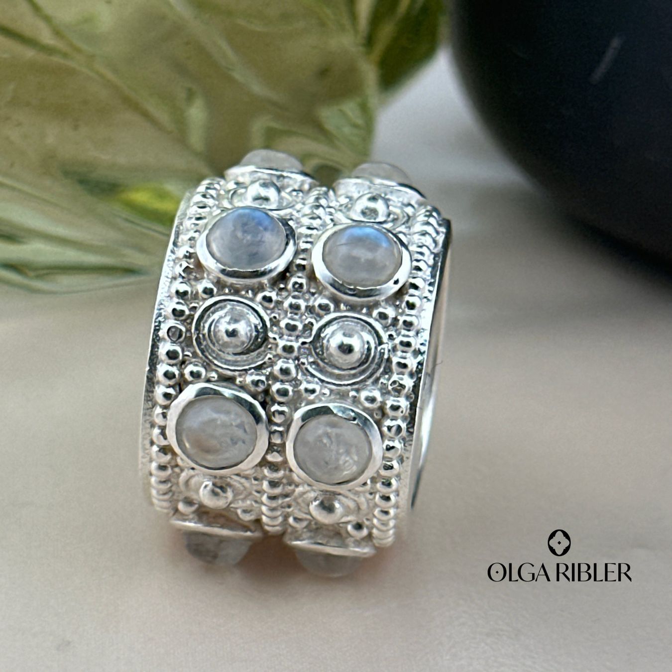 Olga Ribler Anelli: Ornament Ring Mondstein Silber Grösse 58 – Nuovo (secondo la descrizione) da Luzern venduto da Schmuckoutlet 6