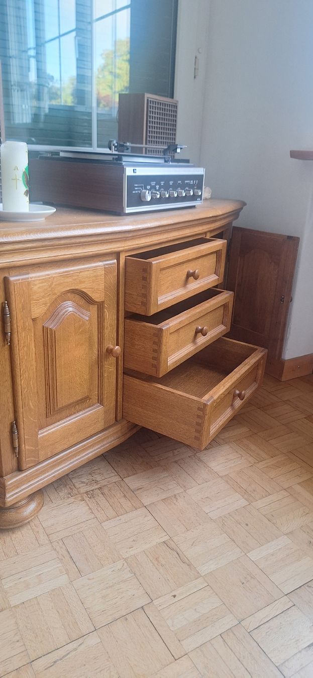 Cassettiere: Sideboard Eiche Massiv ausgezeichneter Zustand – Nuovo (secondo la descrizione) da Eglisau venduto da t.alder 1