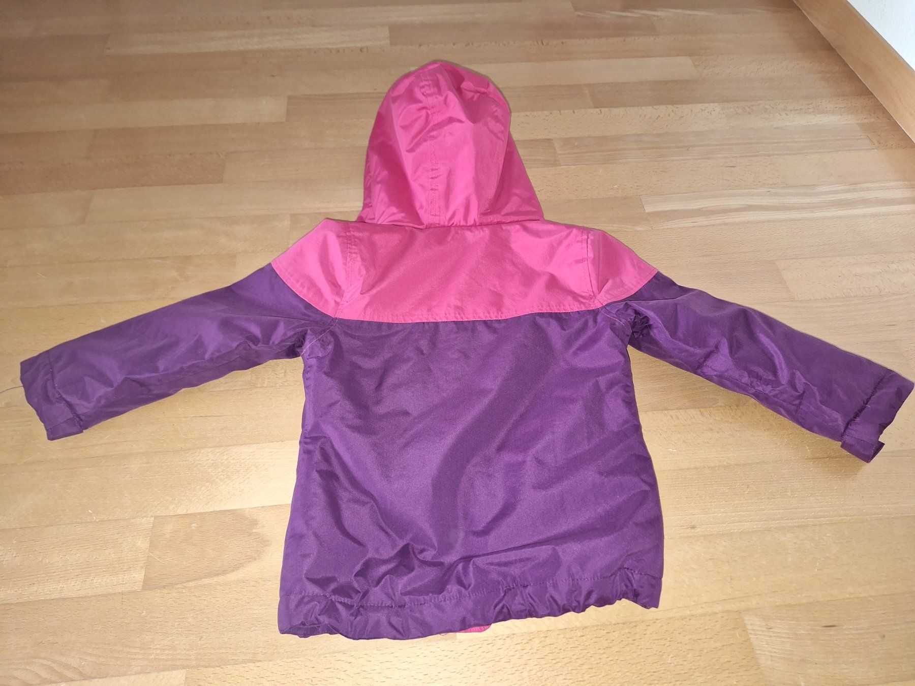 Jacken & Mäntel: Jacke in Gr. 104 – Gebraucht aus Oberrieden von man_tky9 1