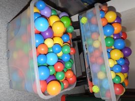 Viele bunte Spielbälle für Bällebad & Kinderzimmer