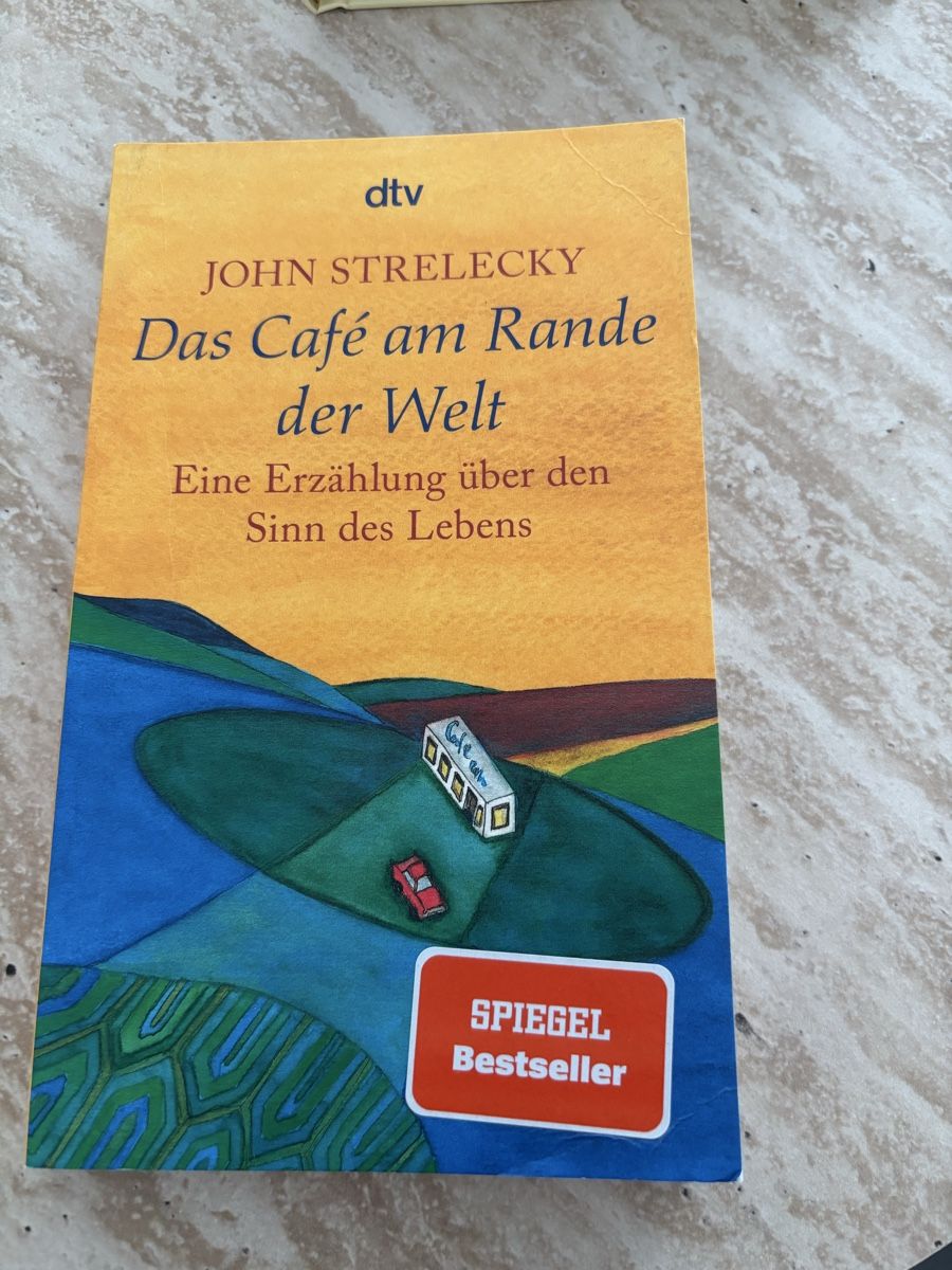 Libri: Buch - Das Café am Rande der Welt – Nuovo (secondo la descrizione) da Kreuzlingen venduto da MFabiana