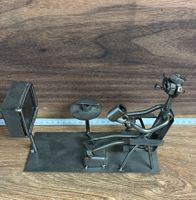 Skulptur "Gamer vor dem Bildschirm" Metall