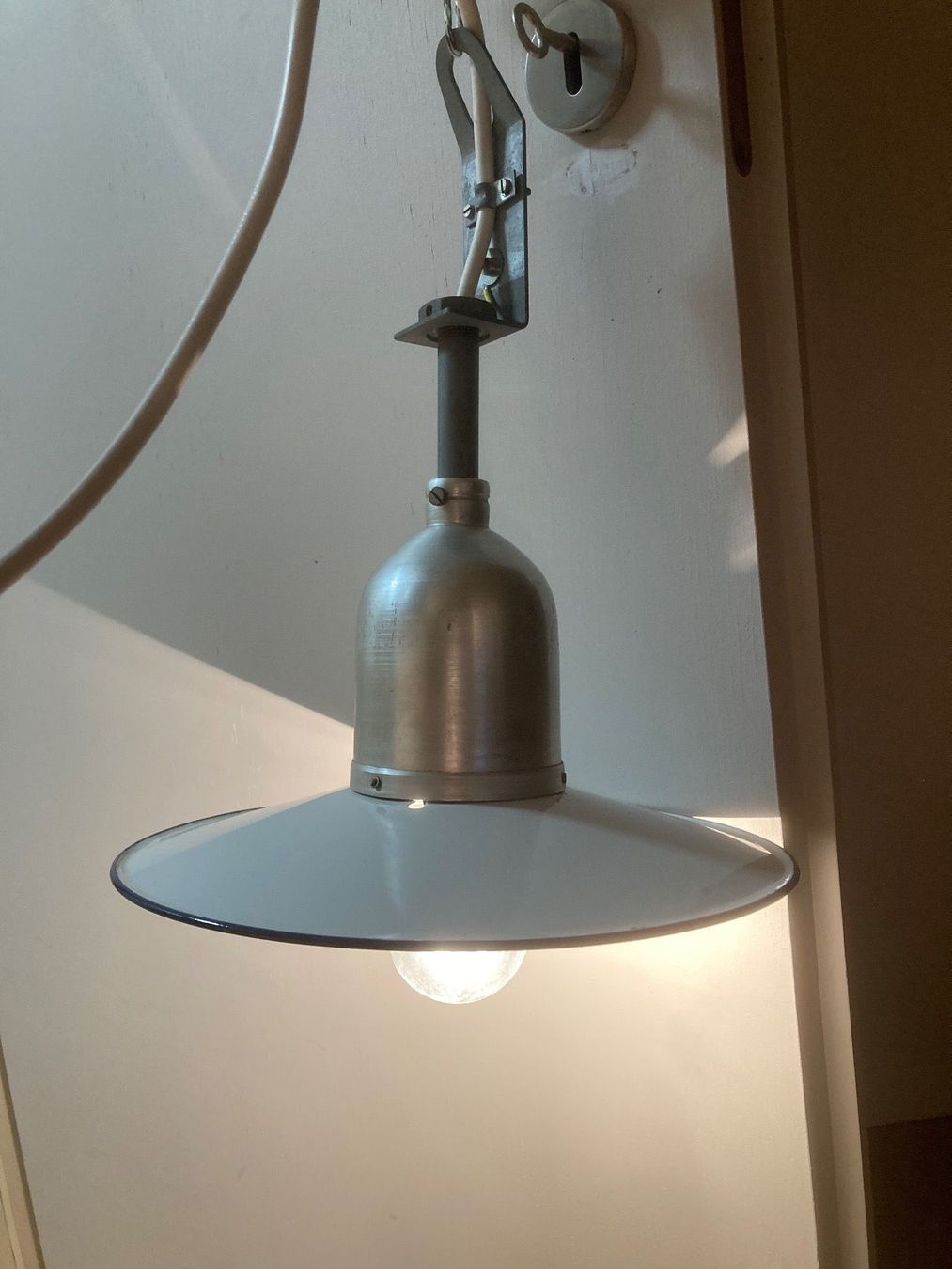 &Tradition Lampade: Hängelampe, Emailleschirm – Usato da Neftenbach venduto da 889095 2
