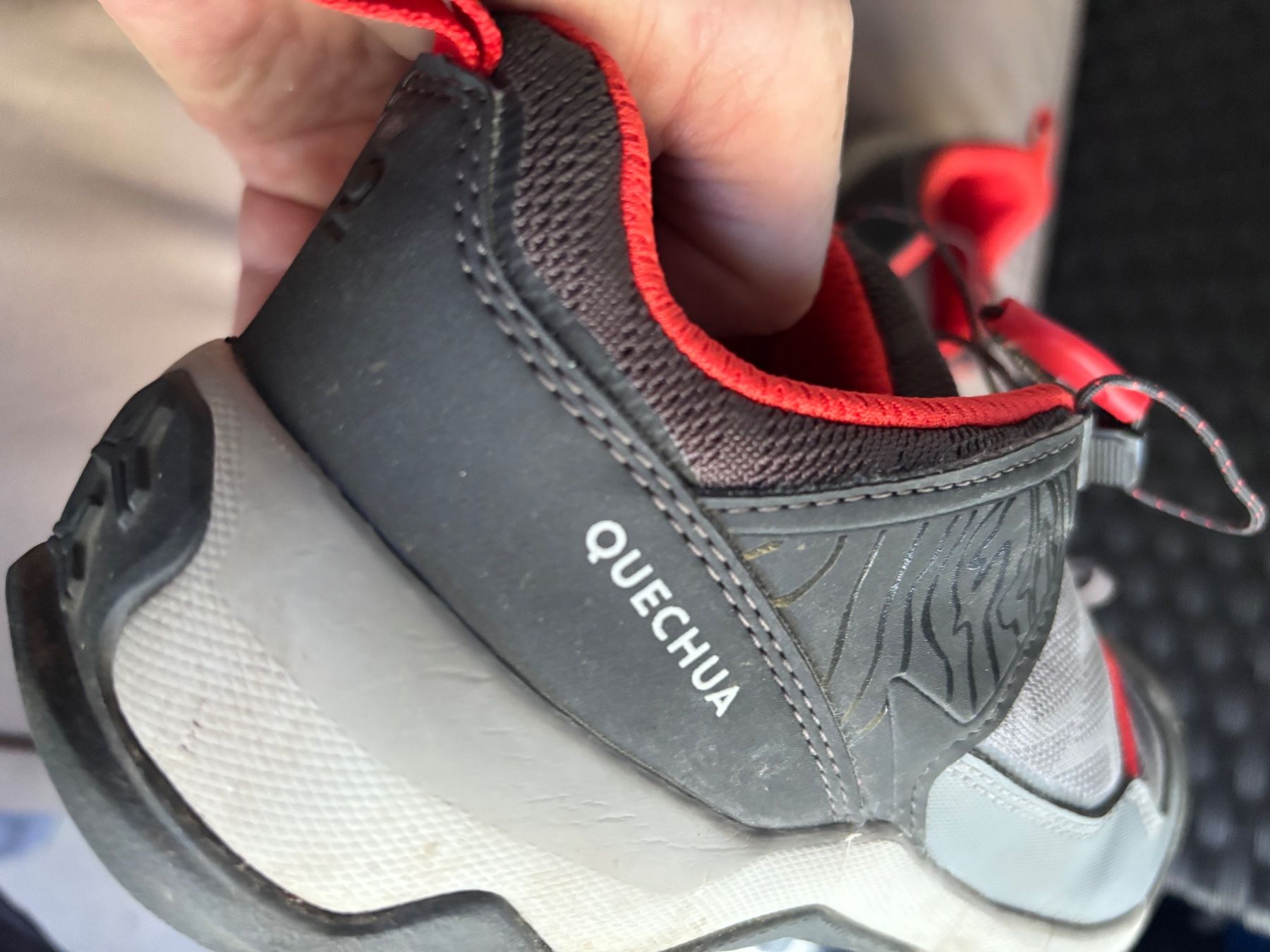 Decathlon Chaussures hommes: Quechua Wanderschuhe Grau Rot Grösse 36 – D'occasion à Zürich par engebrunau 2