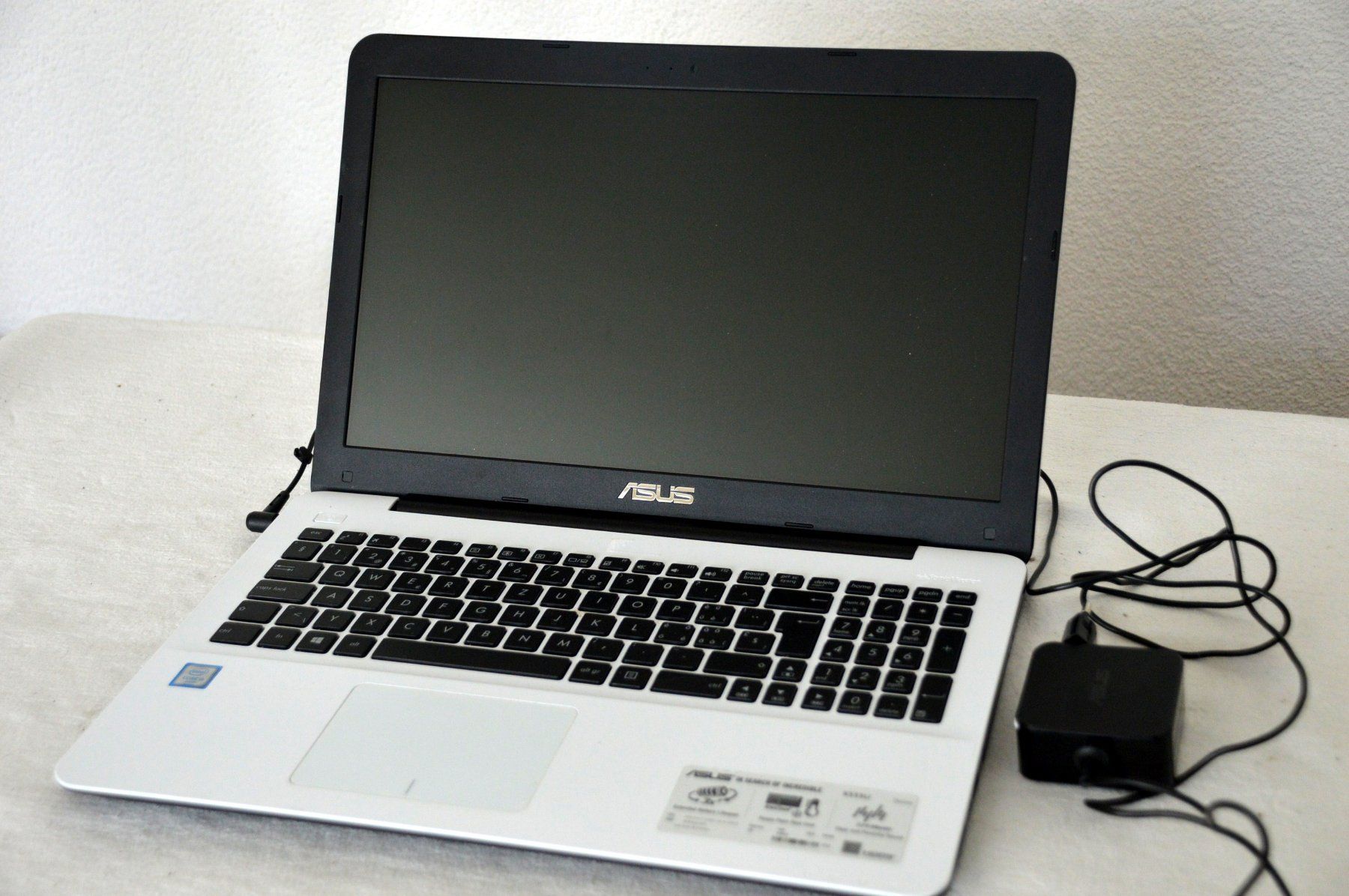 Asus Notebook: Laptop Asus x555U i5 – Usato da Collonges venduto da arashee 4