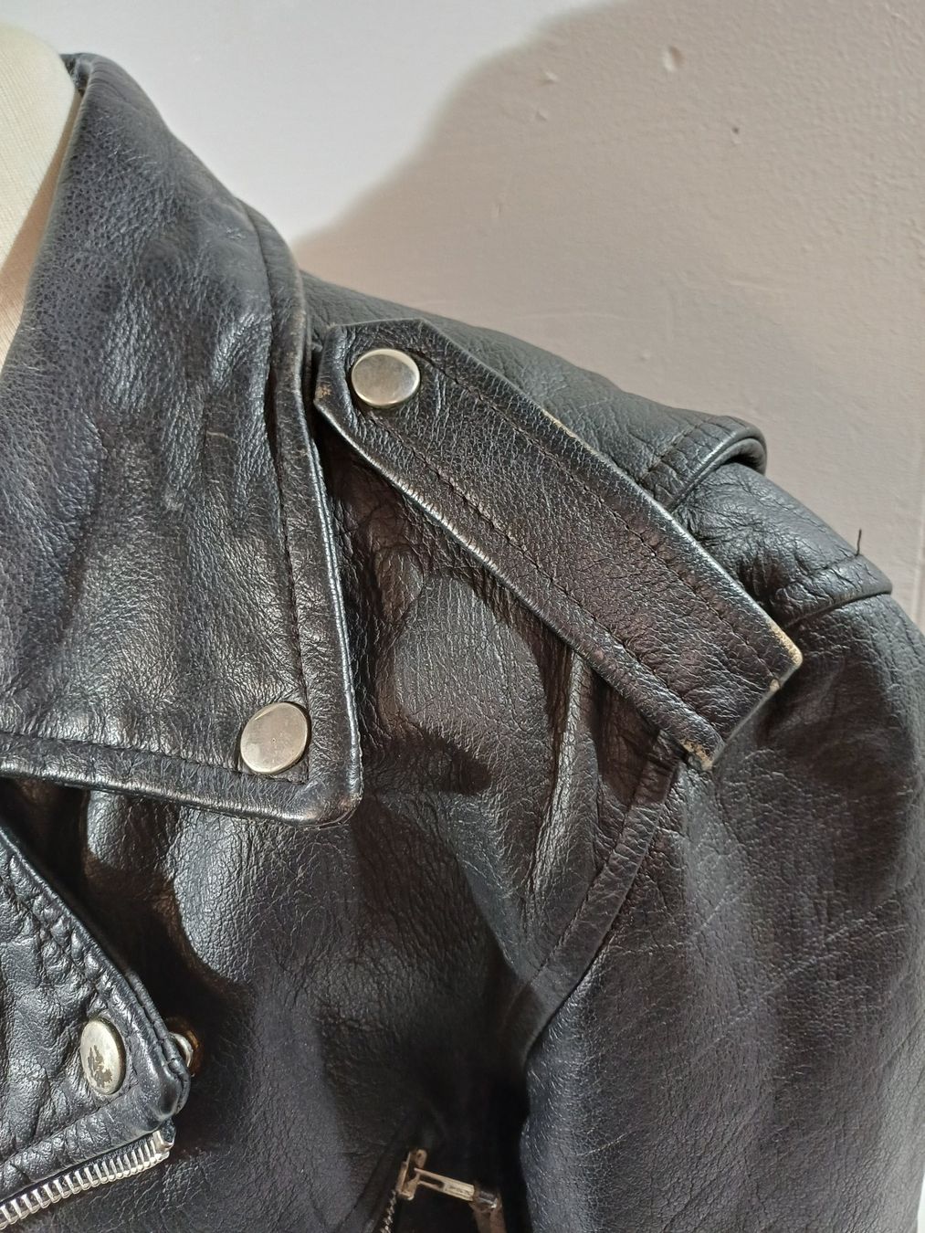 Autografi: Vintage Lederjacke Am-Tex mit Autogramm SAVATAGE – Usato da Luzern venduto da IG_Arbeit 5