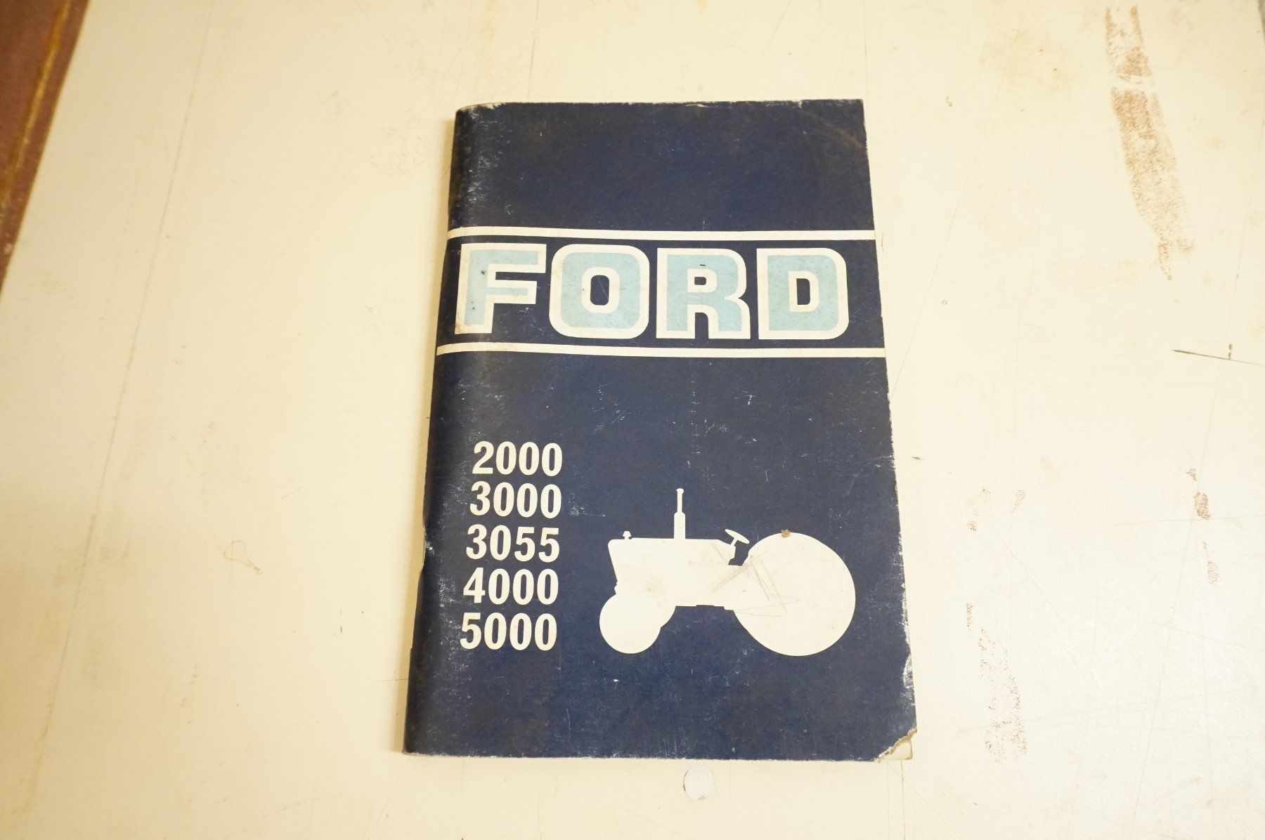 Libri: Carnet d'entretien tracteurs FORD – Usato da Ependes VD venduto da Cartonabanane