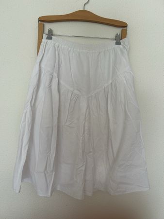 Jupe blanche été en coton, taille M-L, légère et aérée.