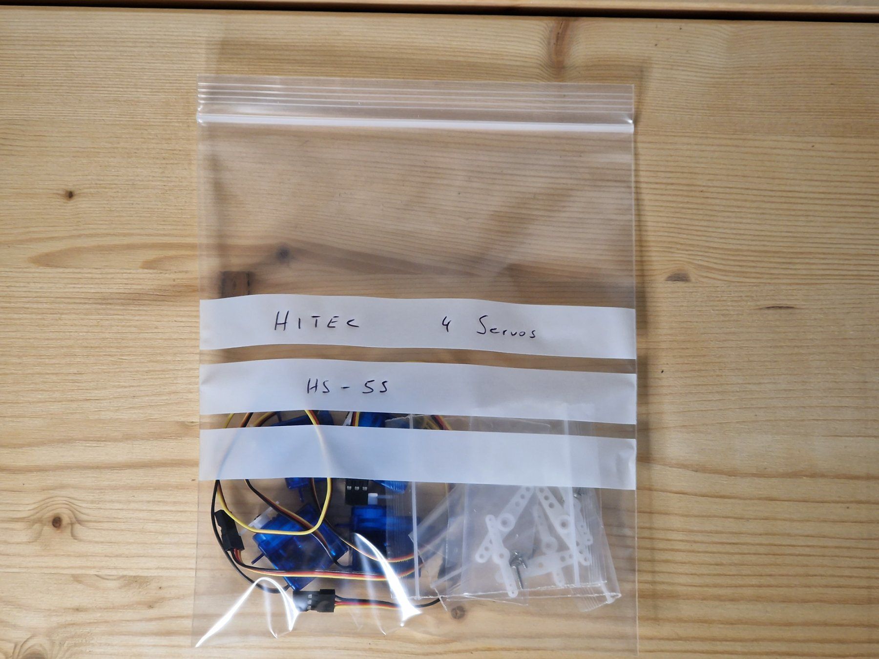 Modellismo RC: 4 Servos Hitec HS-55 – Nuovo (secondo la descrizione) da Wallisellen venduto da SkipG45