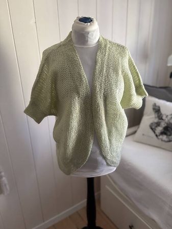 Strickjacke mit Mohair hellgrün kurzarm (Gr. S)