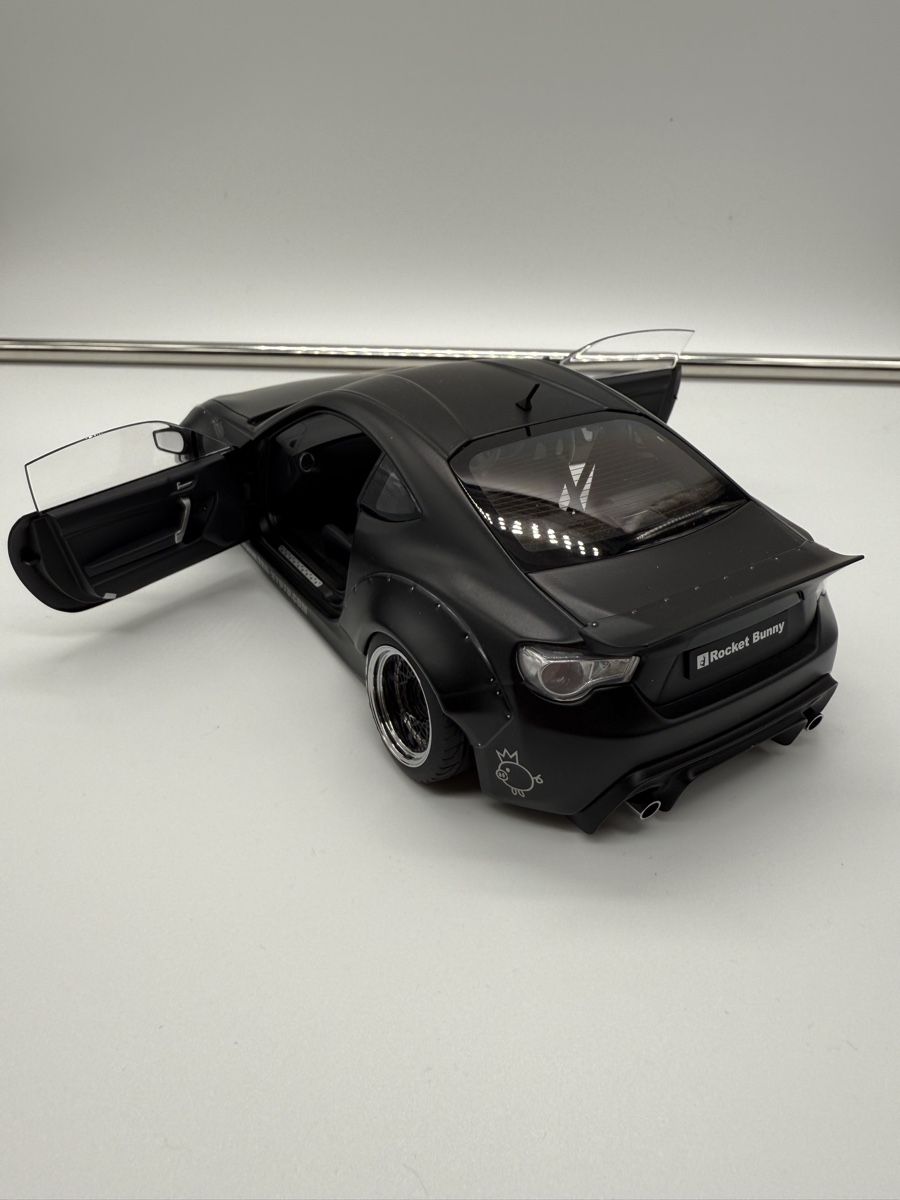 Autoart Modellini d'auto: AutoArt Rocket Bunny GT86 1:18 – Nuovo (secondo la descrizione) da Seewen SO venduto da civicmugen2 3