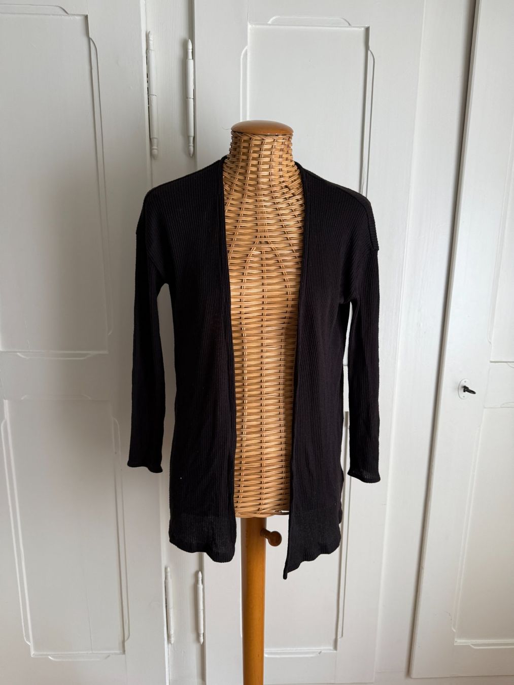 H&M Vestes: Strickjacke schwarz XS – D'occasion à Zürich par Diazaio