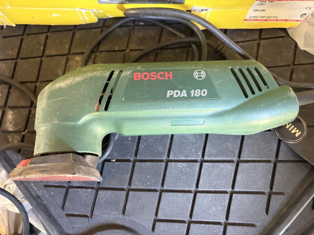 Bosch Smerigliatrici & Lucidatrici: Ponceuse Bosch Delta  – Usato da Echallens venduto da JAR69 2