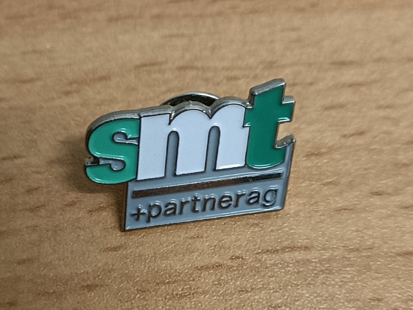 Placchette & Badge: Pin smt +partnerag - Box 6 – Usato da Köniz venduto da Pinscollect