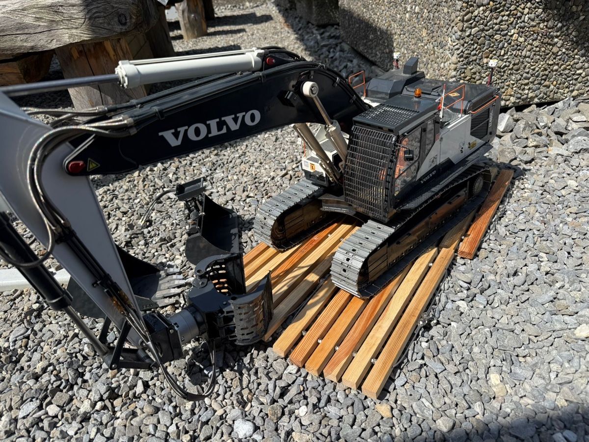Modellismo RC: RC Bagger  Hydraulisch Egli – Usato da Altdorf UR venduto da modellbau-widmer 2