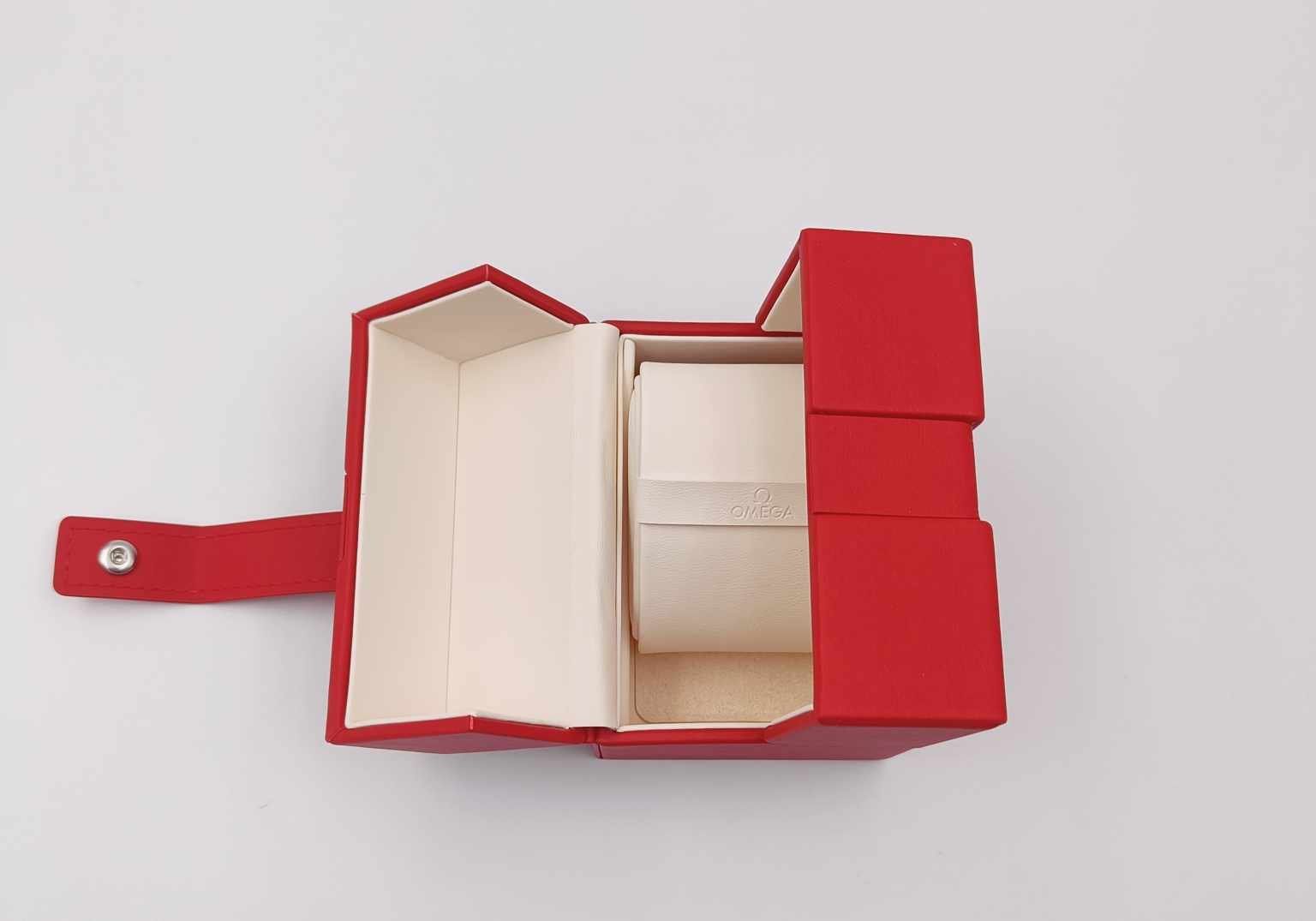 Scatole porta orologi: OMEGA UHREN REISE/ SERVICEBOX – Nuovo (secondo la descrizione) da Luzern venduto da EdiGem 5