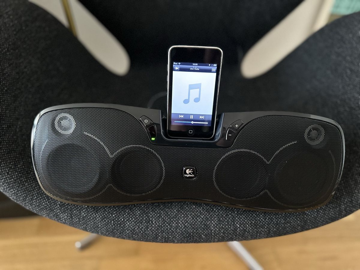 Docking station: Logitech S315i Portable Speaker Dock for iPod/iPhone – Usato da Pratteln venduto da Besliu.Claudiu 4
