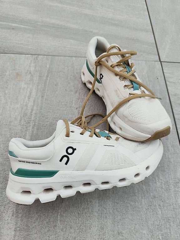 Scarpe da uomo: On Schuhe cloudrunner 2 Grösse 41 – Usato da Nottwil venduto da Fresh03 2