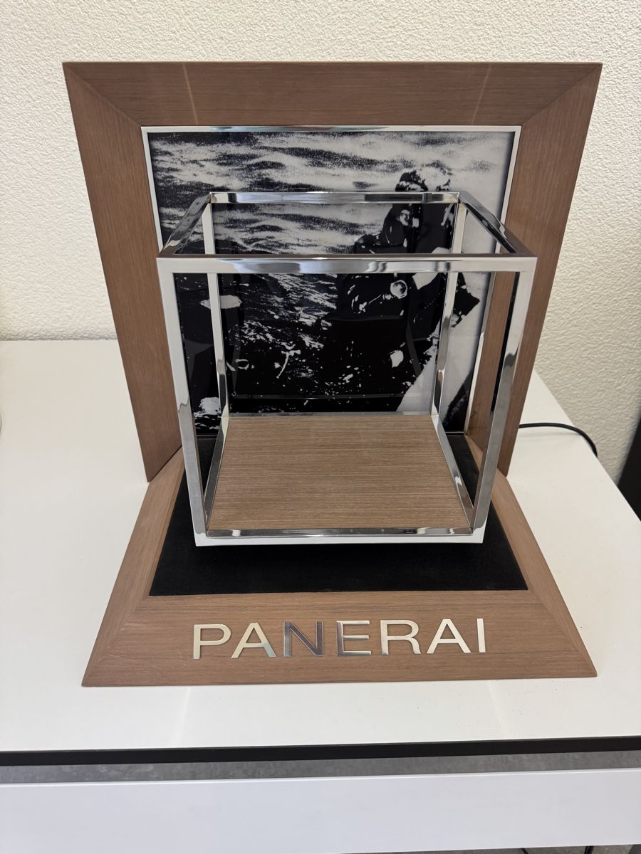 Alle Dekorationen: Panerai Uhrendisplay – Gebraucht aus Arlesheim von Do-Ze