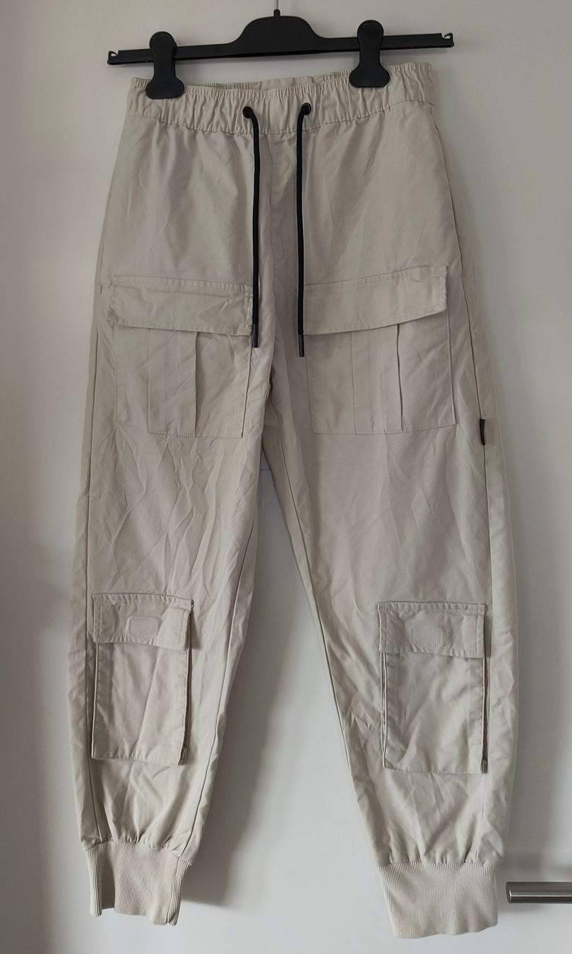 Bershka Hosen: Stoffhose Damen Gr. S / Bershka – Gebraucht aus Oberweningen von Bumblebee2