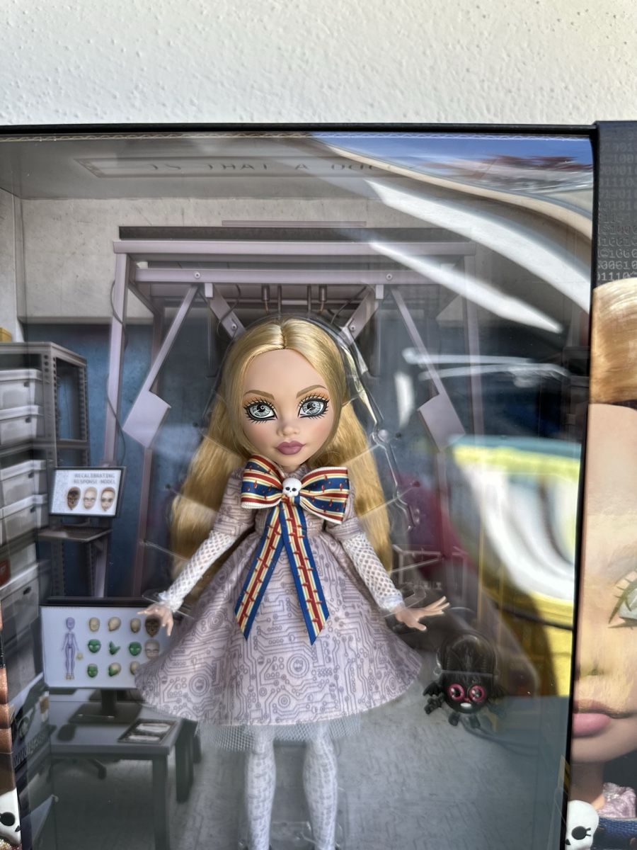 Bambole: Monster High Skullector M3GAN Puppe – Nuovo e nell'imballaggio originale da Zürich venduto da Kat_5557