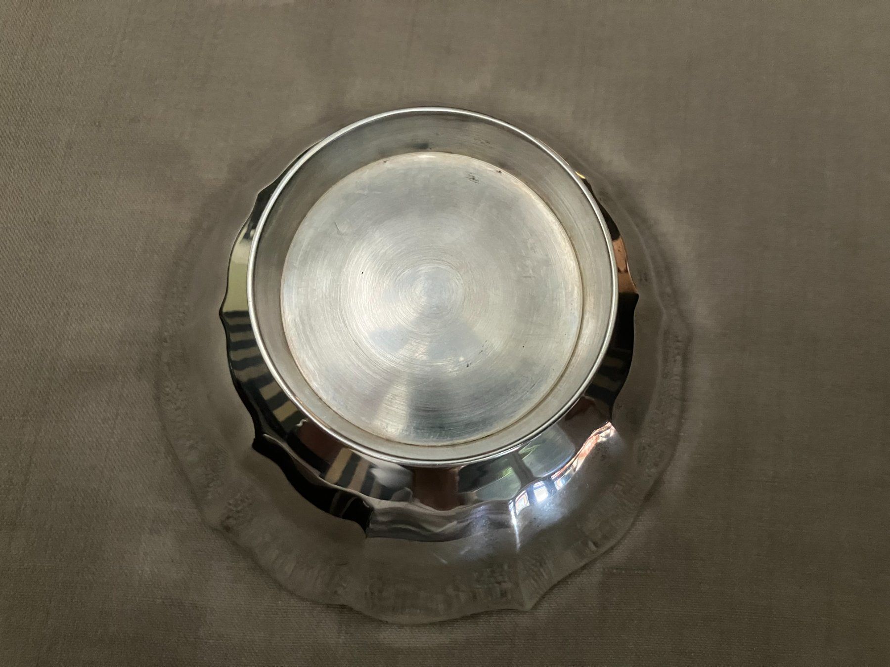 Schalen: Versilberte Messing-Schale in Lotus-Form – Gebraucht aus Zürich von Byron 3