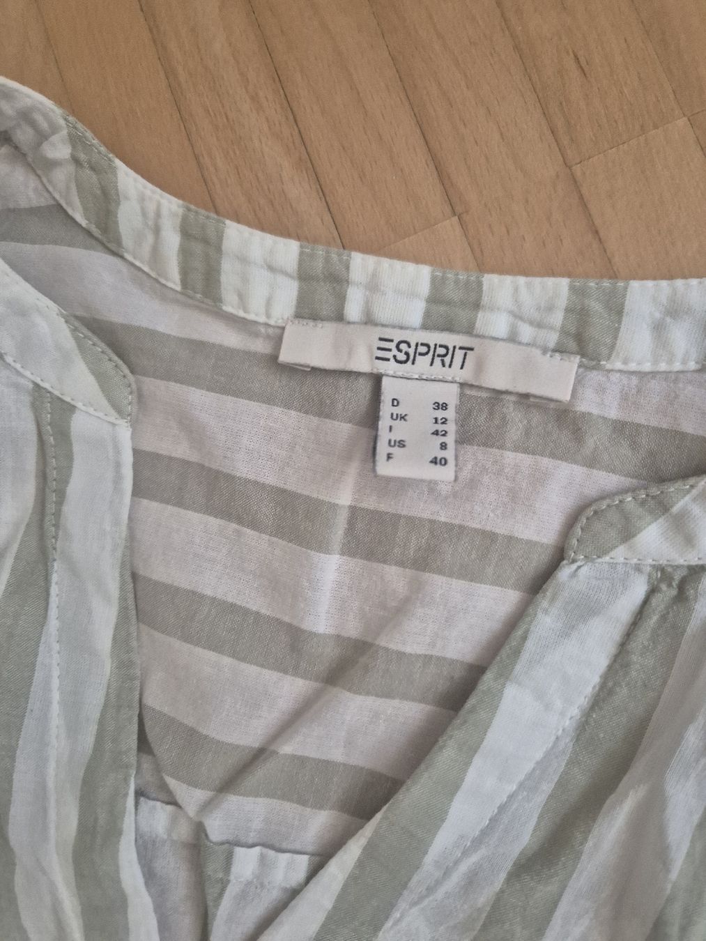 Esprit Lots de vêtements: Sommerkleider-Set, 2 Teile, Jeans Shorts, Esprit Bluse, 38 – D'occasion à Bern par grisu_79 3