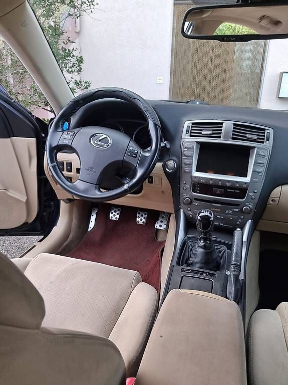 Autos: Lexus 2.200  tdi – D'occasion à Avenches par can_8t6m 3