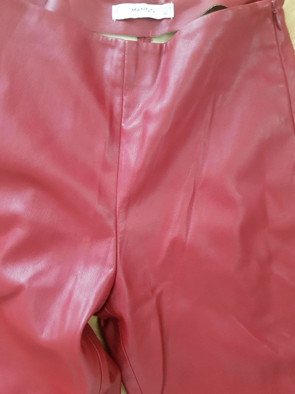 Pantaloni: Hose Kunstleder von Mango – Nuovo (secondo la descrizione) da Küsnacht ZH venduto da 2011_ 9