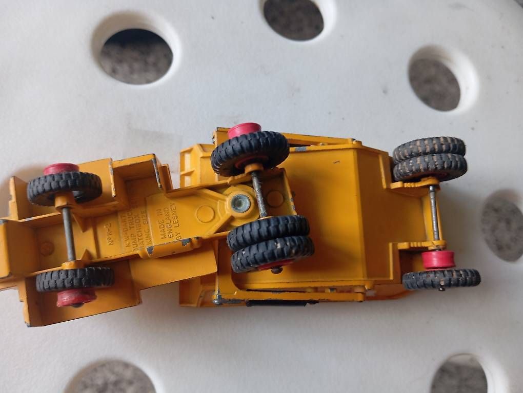 Matchbox Modellautos: Matchbox Kipper King Size 9 1/1 452 281 bespielt – Gebraucht aus Basel von Petergunn 1