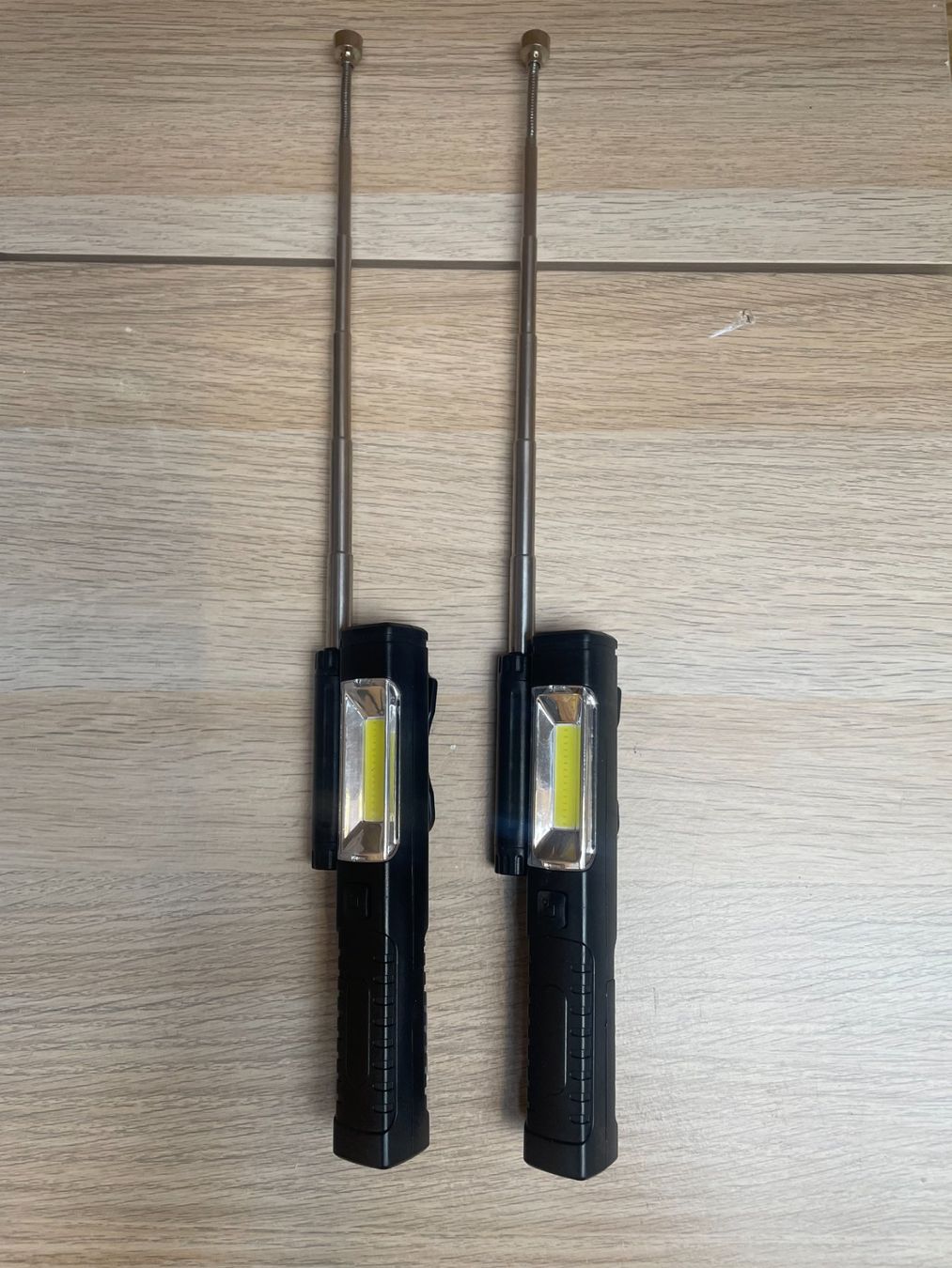 Lampade: 2x LED Arbeitslicht mit Magnet Teleskop – Nuovo e nell'imballaggio originale da Emmenbrücke venduto da Gzl-94 2