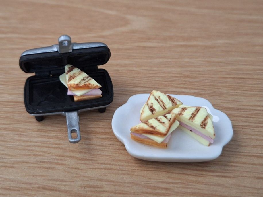 Case e mobili per bambole: Puppenhaus Grill Sandwich Set – Nuovo (secondo la descrizione) da Zürich venduto da HandmadeTinyFood
