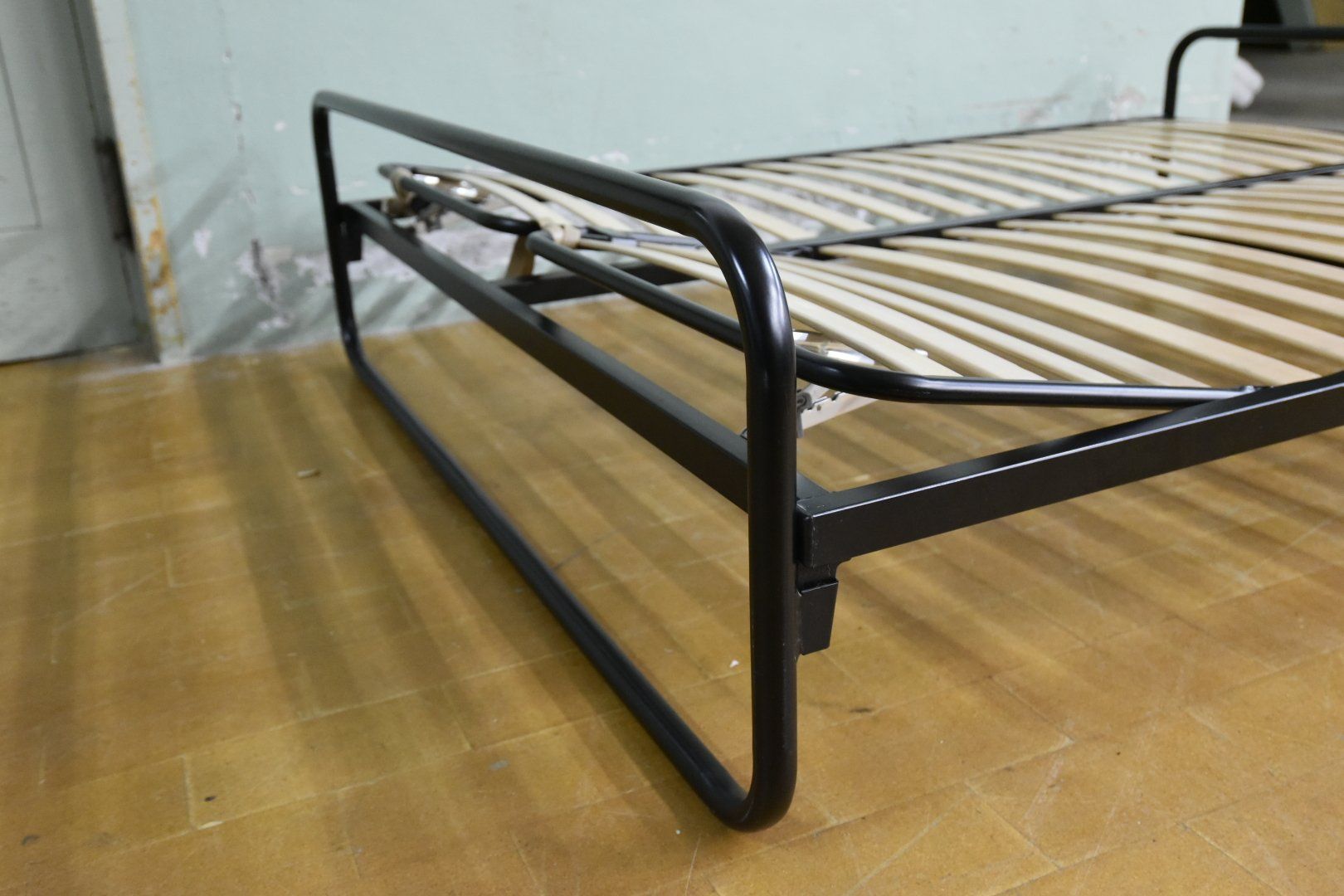 Letti: Designer Bett aus Metall 140x200cm – Usato da Lichtensteig venduto da UsedIN 3