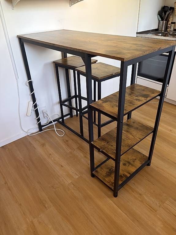 Set di tavolo e panche: Bar mit 2 Hocker – Usato da Horw venduto da fab_b9kw