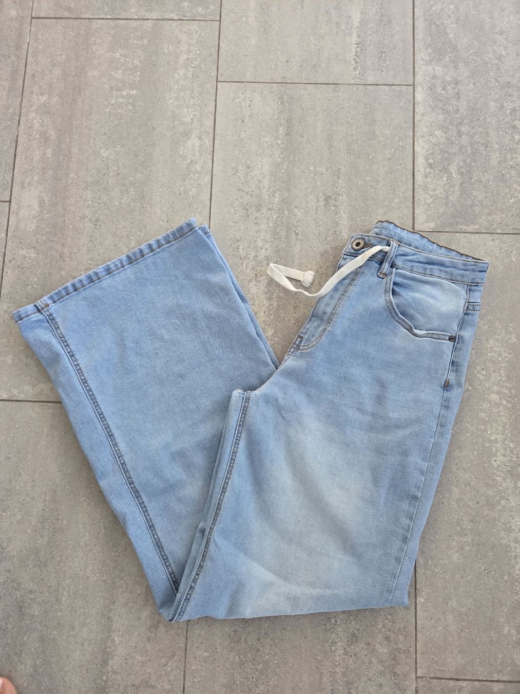 Jeans: schöne Jeans, Wideleg Jeans, Gr. S – Nuovo (secondo la descrizione) da Wiesendangen venduto da Sinhuk 3