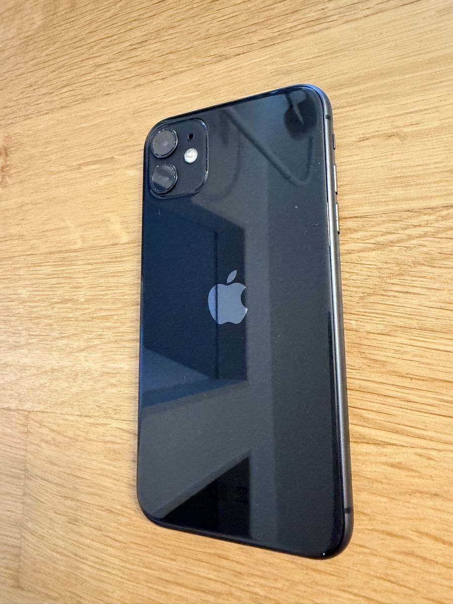 Apple Telefoni cellulari / Smartphones: Apple Iphone 11 64GB Schwarz – Usato da Thayngen venduto da Jruer-