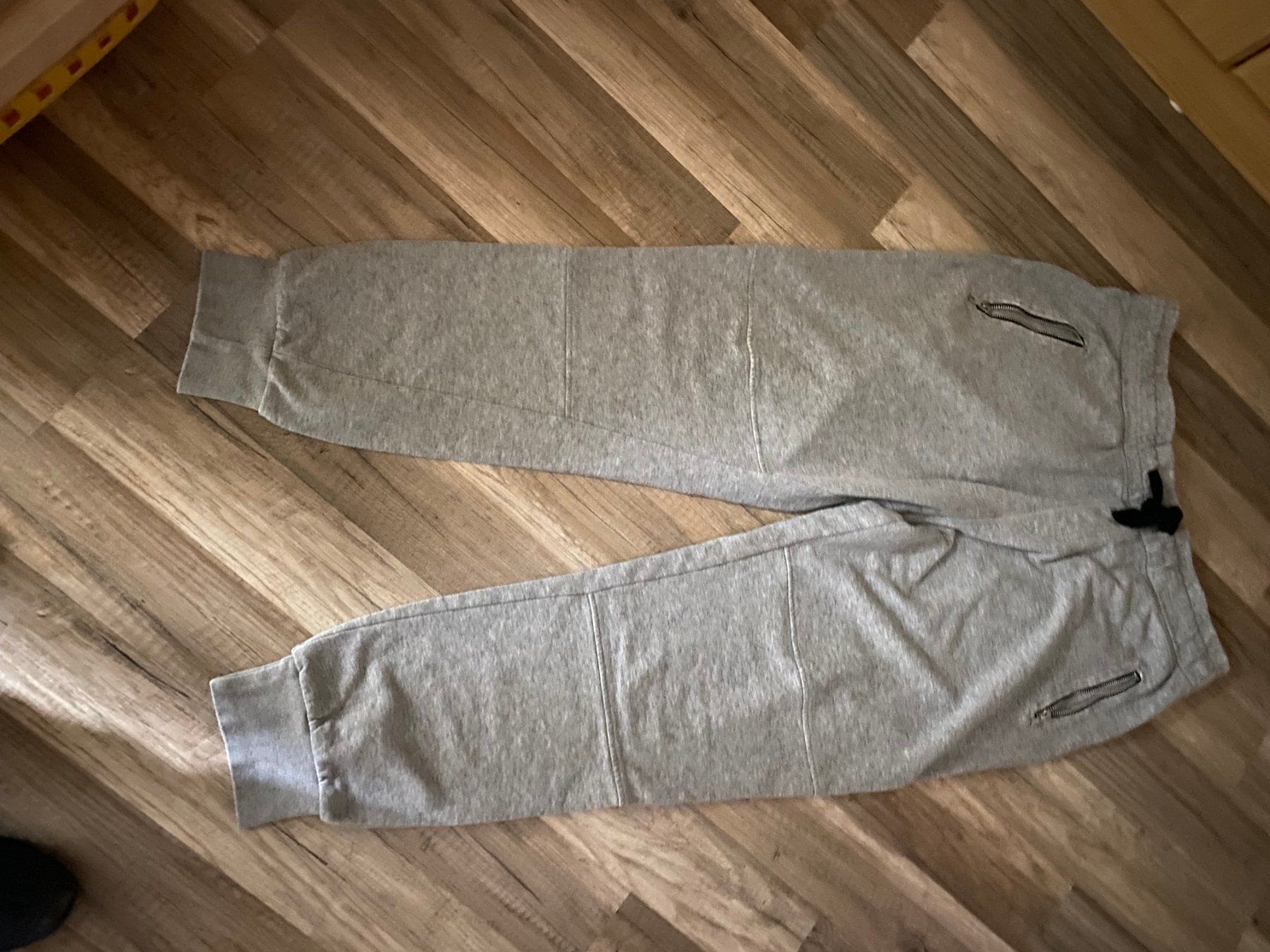 Pantalons: Trainerhosen Grösse XL grau – D'occasion à Allenwinden par Obalu