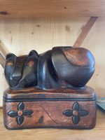 Holzschatulle mit Katzenfigur geschnitzt akzeptabel