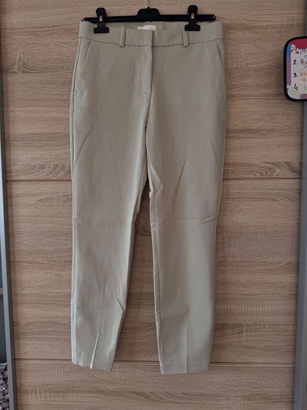 H&M Pantaloni: Pantalon classique beige – Usato da Montreux venduto da iizaa811