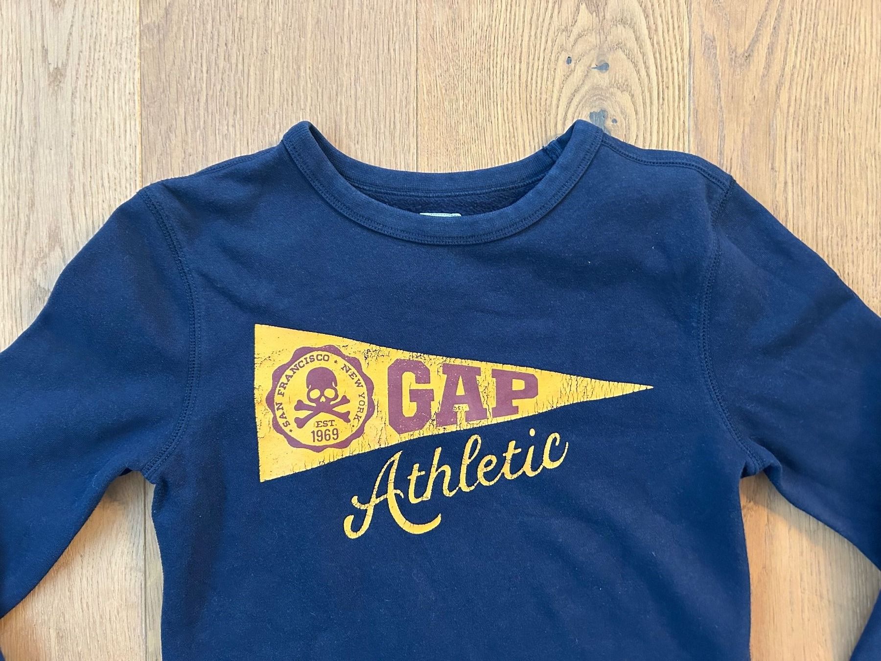 Gap Maglioni & Felpe: Kinder- Pullover GAP dunkelblau mit orangen Details 146/152 – Usato da Grub AR venduto da DukeStatham 2