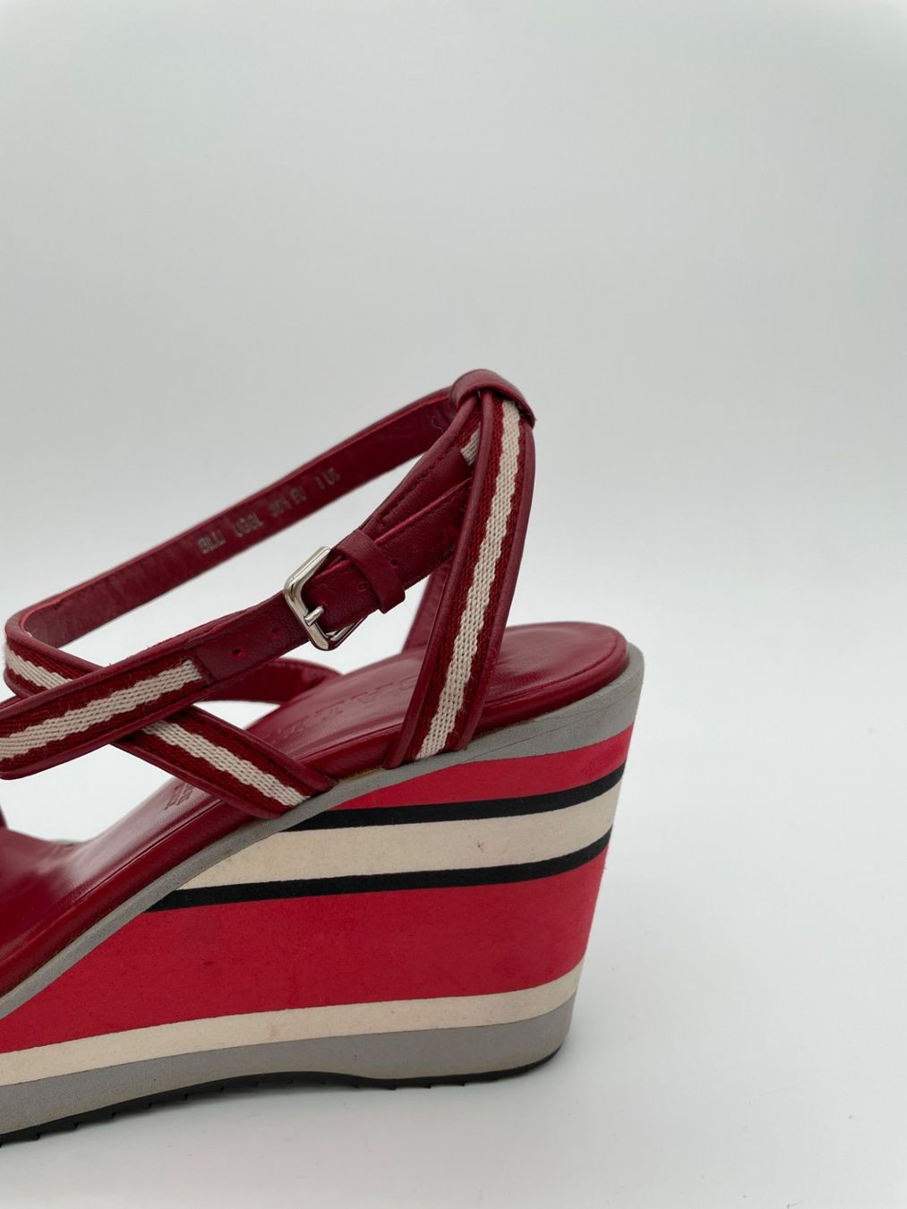 Bally Scarpe da donna: Bally Wedge Sandale mit Absatz EU 36.5 Rot – Usato da Zürich venduto da shoe_shop 4