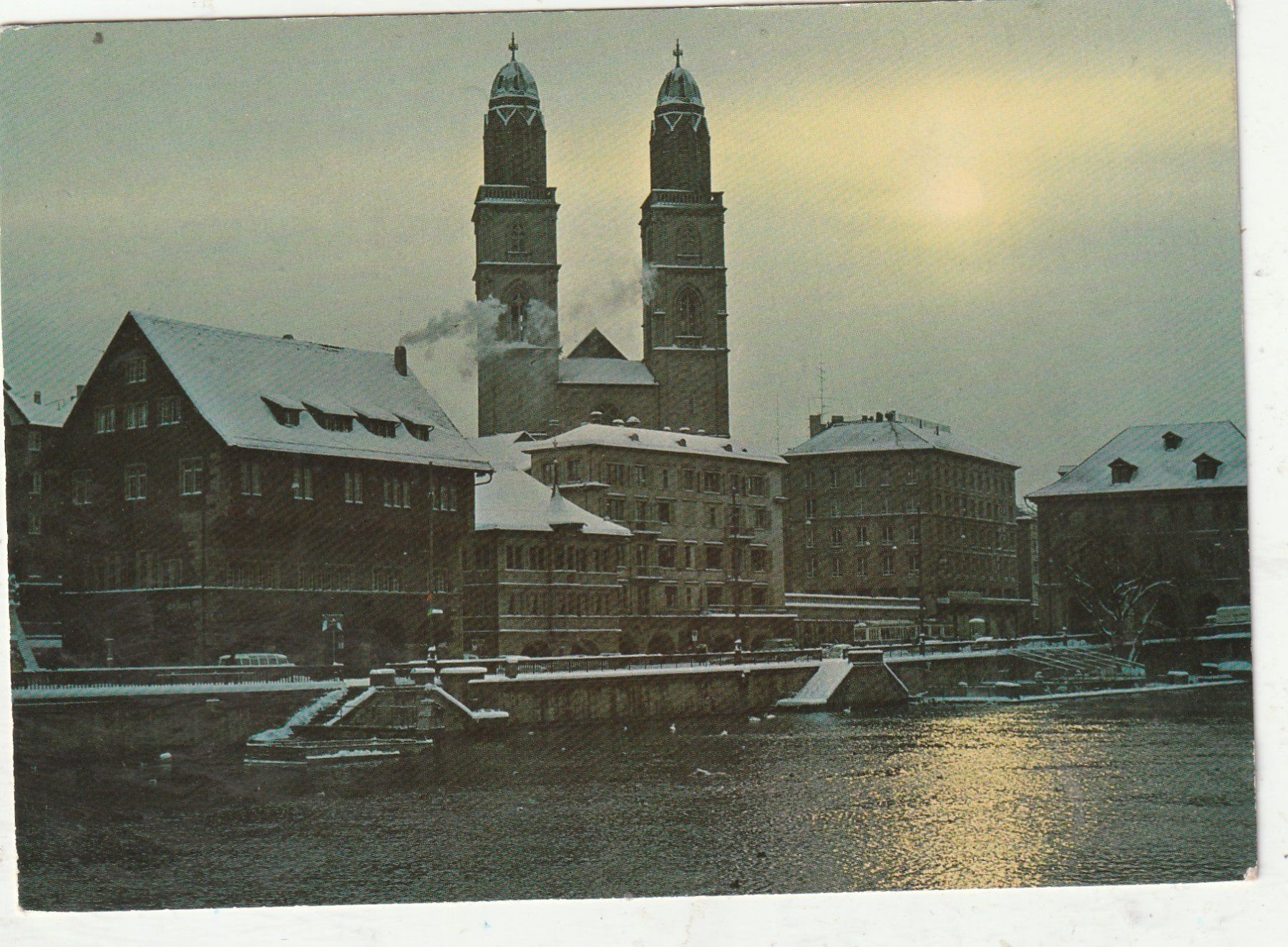 Cartes postales: Zürich Grossmünster – D'occasion à Lumbrein par made02