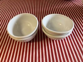 4 kleine weisse Schalen, rund z.B. für Apero