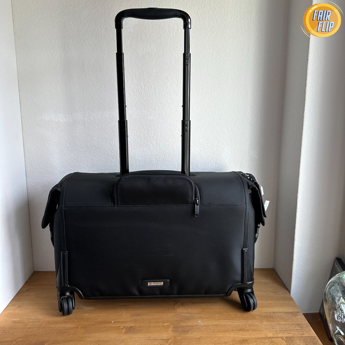 Tumi Valigie: Tumi Reisegepäck/Kleidersack mit Rollen – Usato da Luzern venduto da fairflip 3