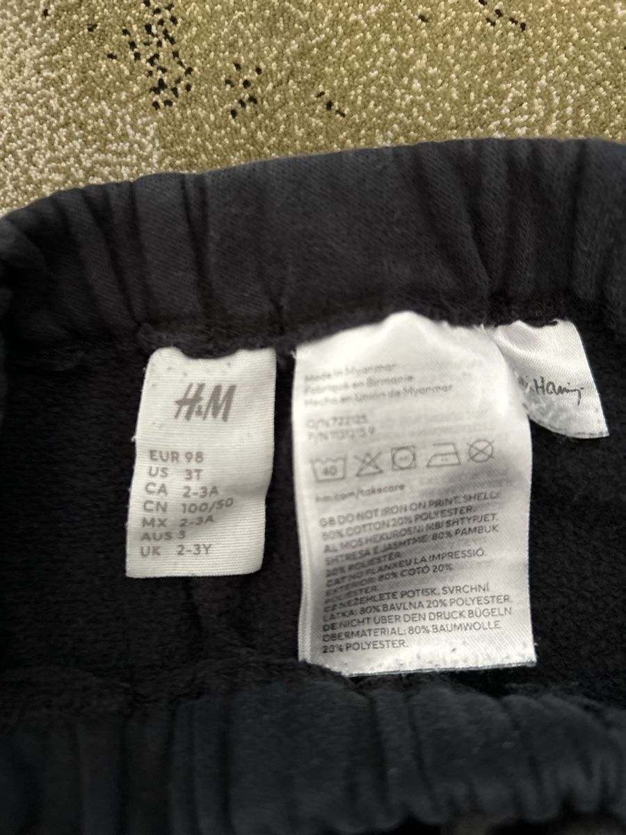 H&M Pantaloni: H&M Keith Harring Sweatpants / 3T 98 – Usato da Zollikon venduto da JuRock 3