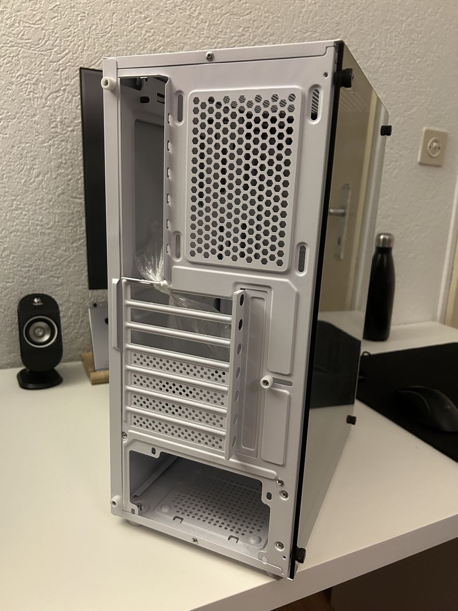 Gehäuse: Boîtier PC pour ATX, mATX, Mini-ITX – Gebraucht aus Sion von reii 2